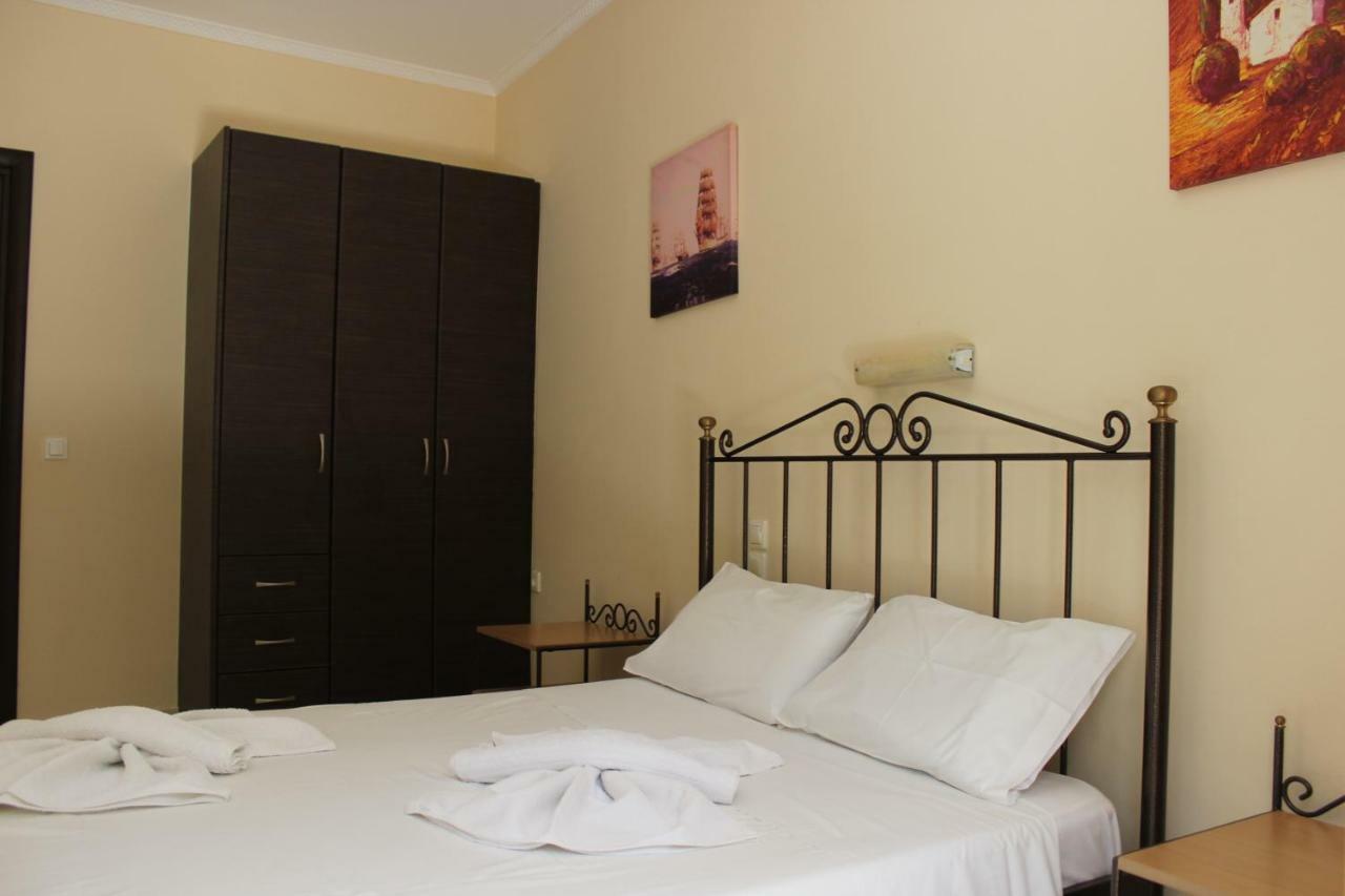 Turtle Beach Apartment Marathiás Dış mekan fotoğraf